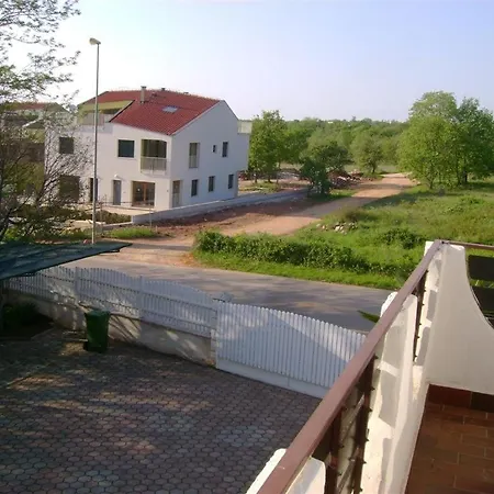 In With Balcony, Air Conditioning, Wifi 819-2 Apartman Poreč