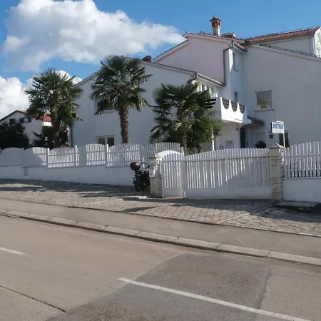 In With Balcony, Air Conditioning, Wifi 819-2 Apartman Poreč