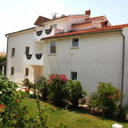 In With Balcony, Air Conditioning, Wifi 819-2 Apartman Poreč